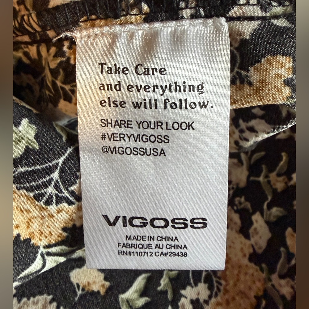 Vigoss Black Floral Smocked Neck Blouse with Cream Accents - Picture 4 of 7